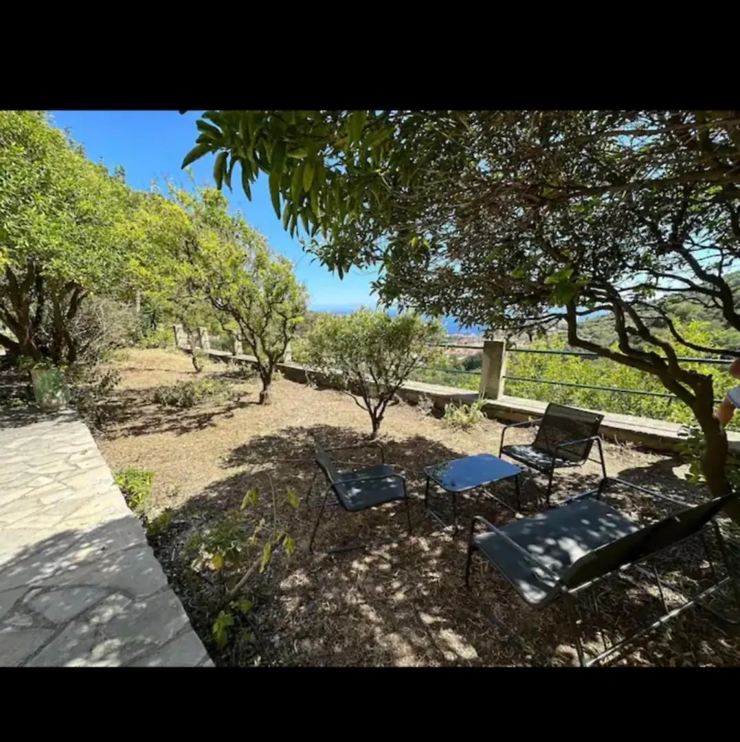10 Min De Monaco Petite Maison Avec Jardin Vue Mer Et Rocher De Monaco La Turbie